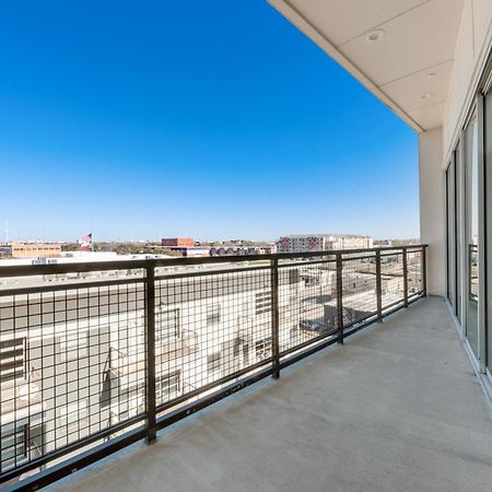 Snazzy Loft Style 2Br I Gym I Parking I Workspace Ντάλλας Εξωτερικό φωτογραφία