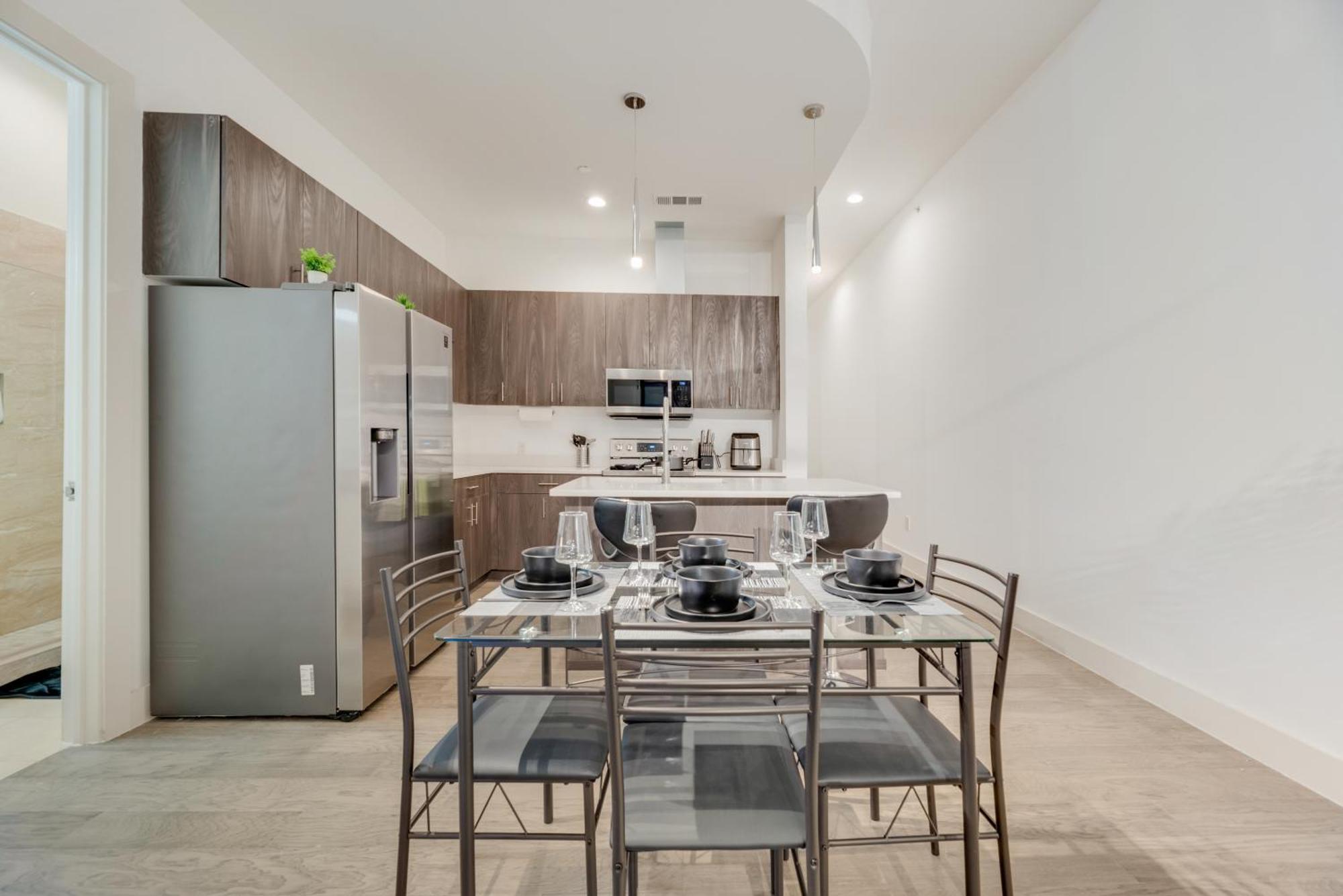 Snazzy Loft Style 2Br I Gym I Parking I Workspace Ντάλλας Εξωτερικό φωτογραφία